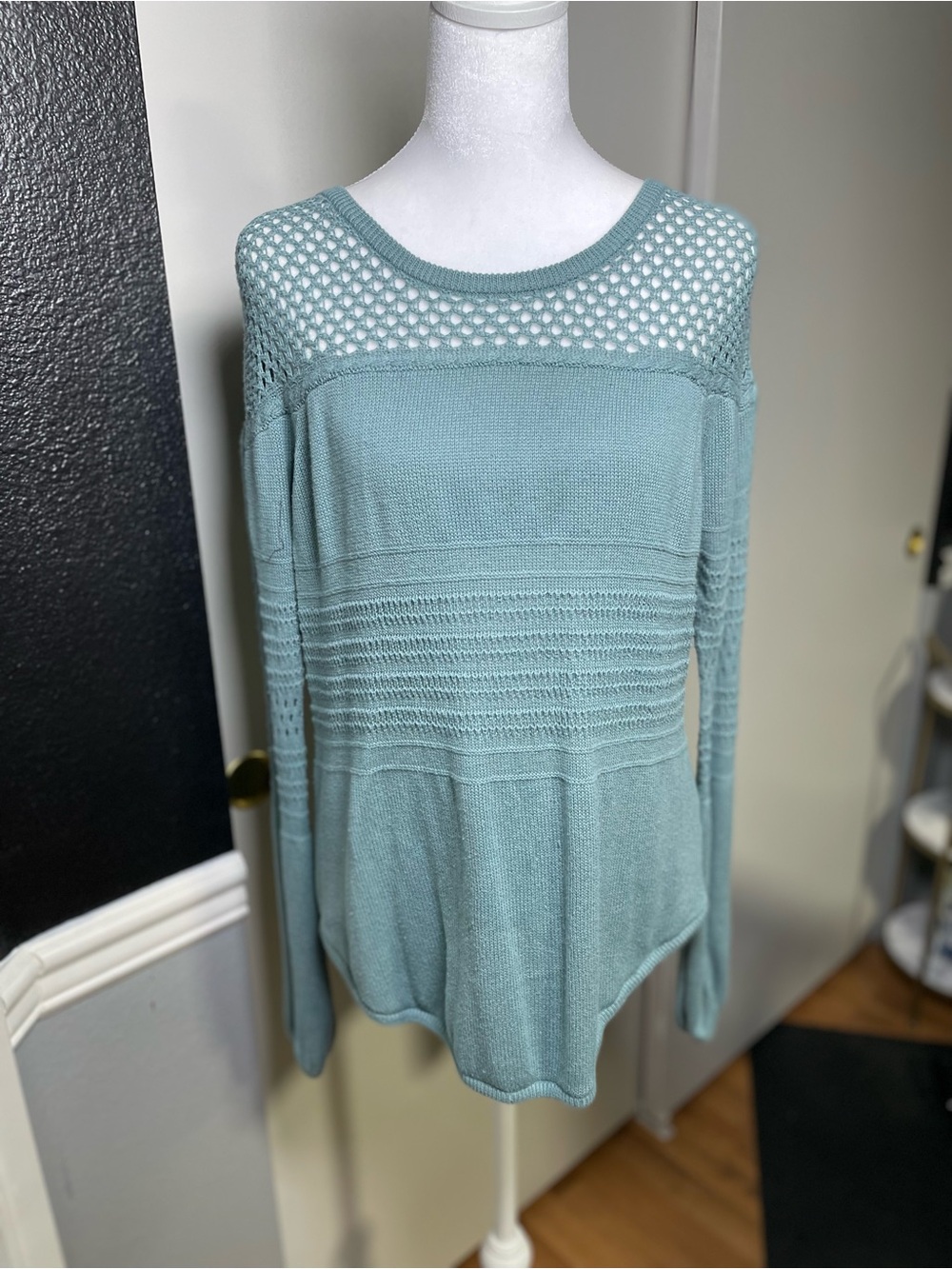 Knox Rose Mint Green Open-Knit Yoke Lightweight Sweater